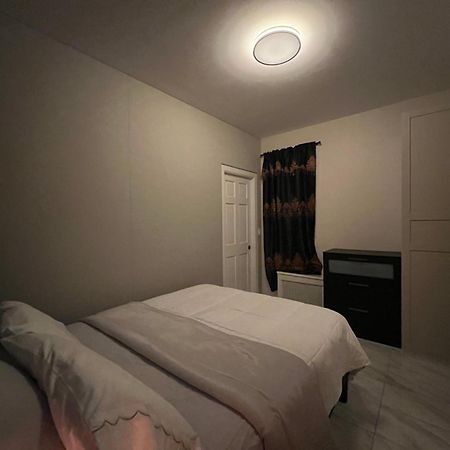 3 Bedrooms In 2Nd Floor Modern Brooklyn Home, Close To J Train Нью-Йорк Екстер'єр фото