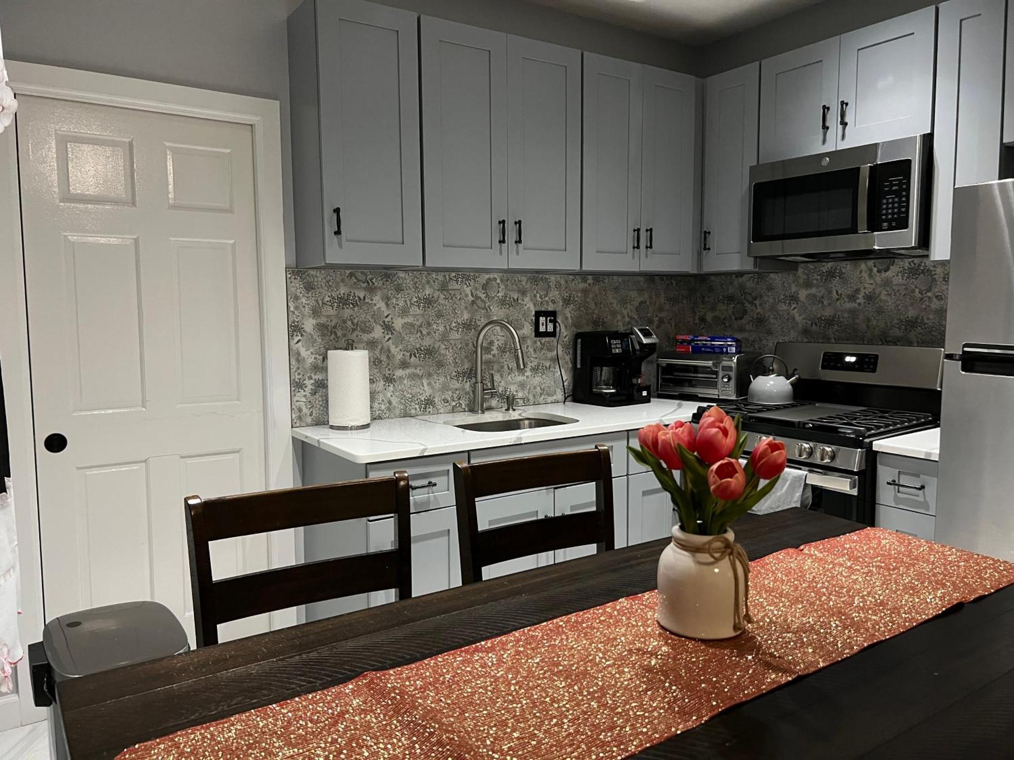 3 Bedrooms In 2Nd Floor Modern Brooklyn Home, Close To J Train Нью-Йорк Екстер'єр фото